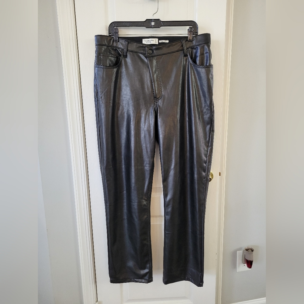 Abercrombie Criss-Cross Waist 90s Straight Vegan Leather Pants Black Size 16